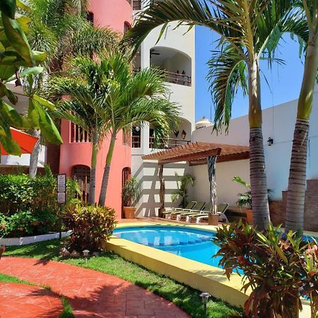 Hotel Y Suites Los Encantos 사율리타 외부 사진