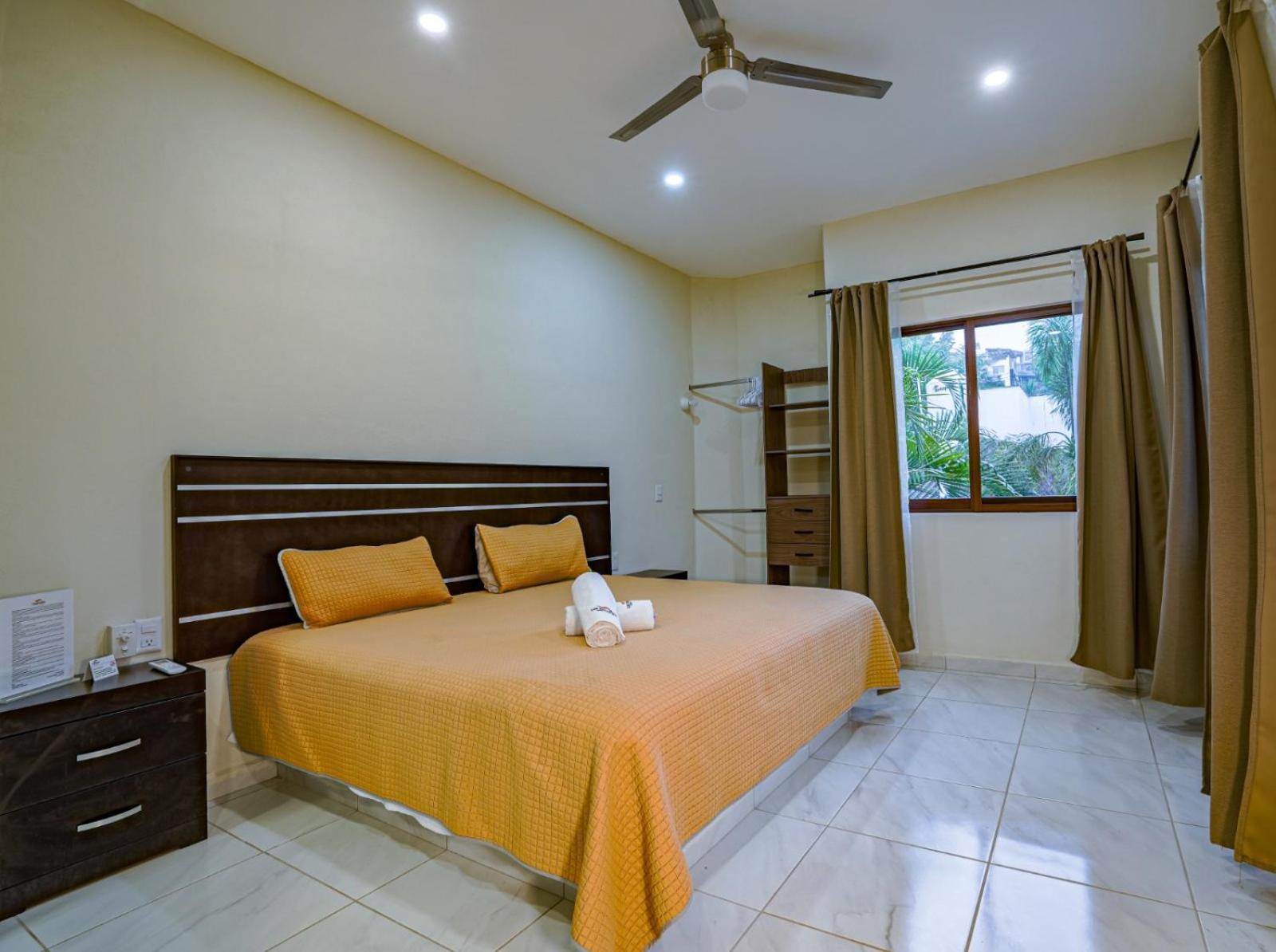 Hotel Y Suites Los Encantos 사율리타 외부 사진