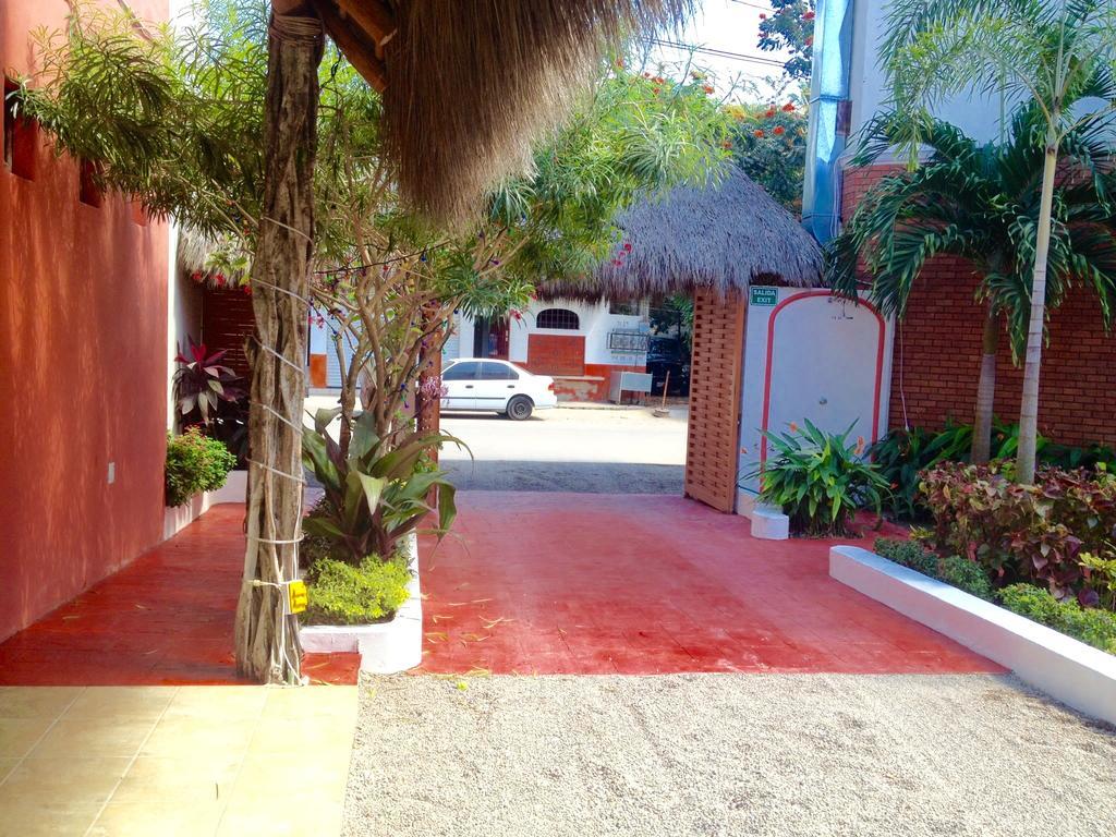Hotel Y Suites Los Encantos 사율리타 외부 사진