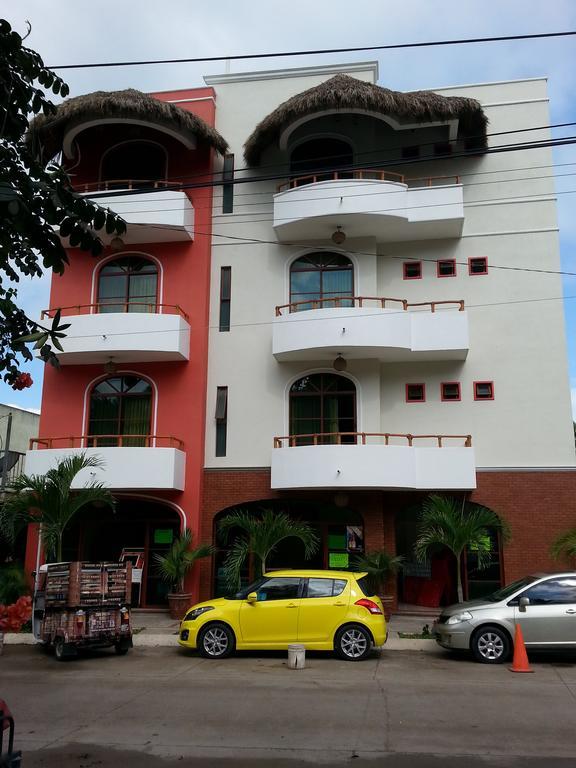 Hotel Y Suites Los Encantos 사율리타 객실 사진