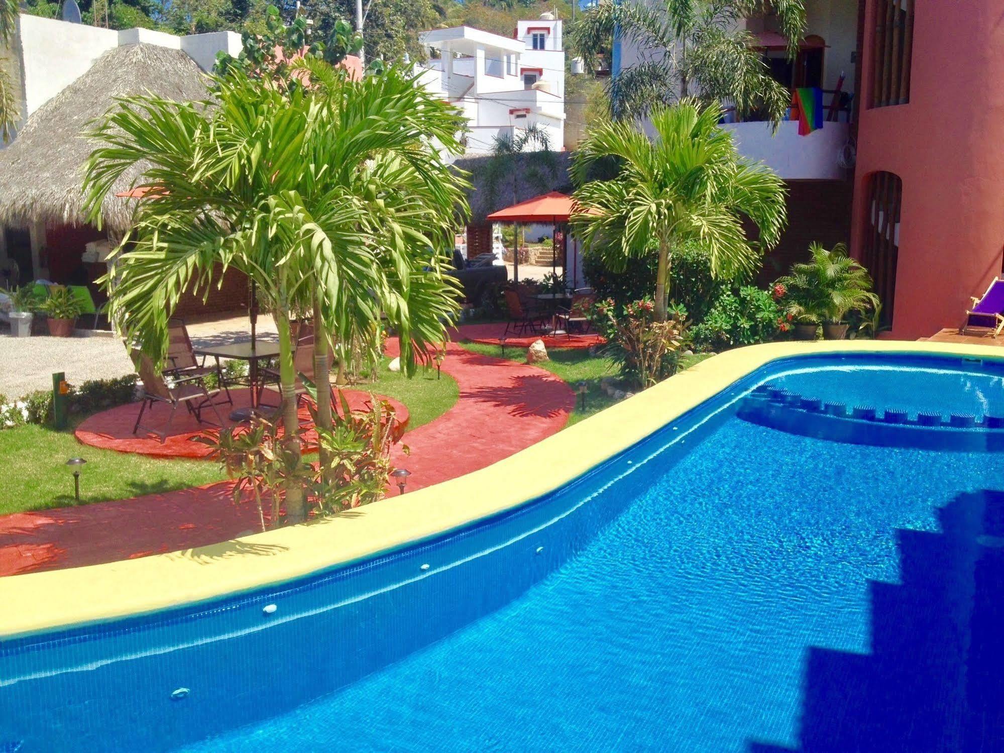 Hotel Y Suites Los Encantos 사율리타 외부 사진