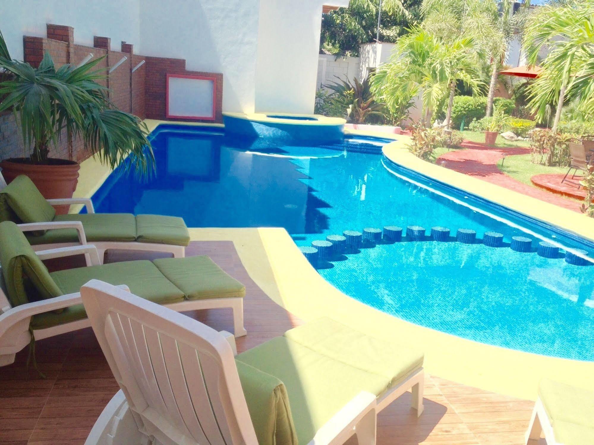 Hotel Y Suites Los Encantos 사율리타 외부 사진