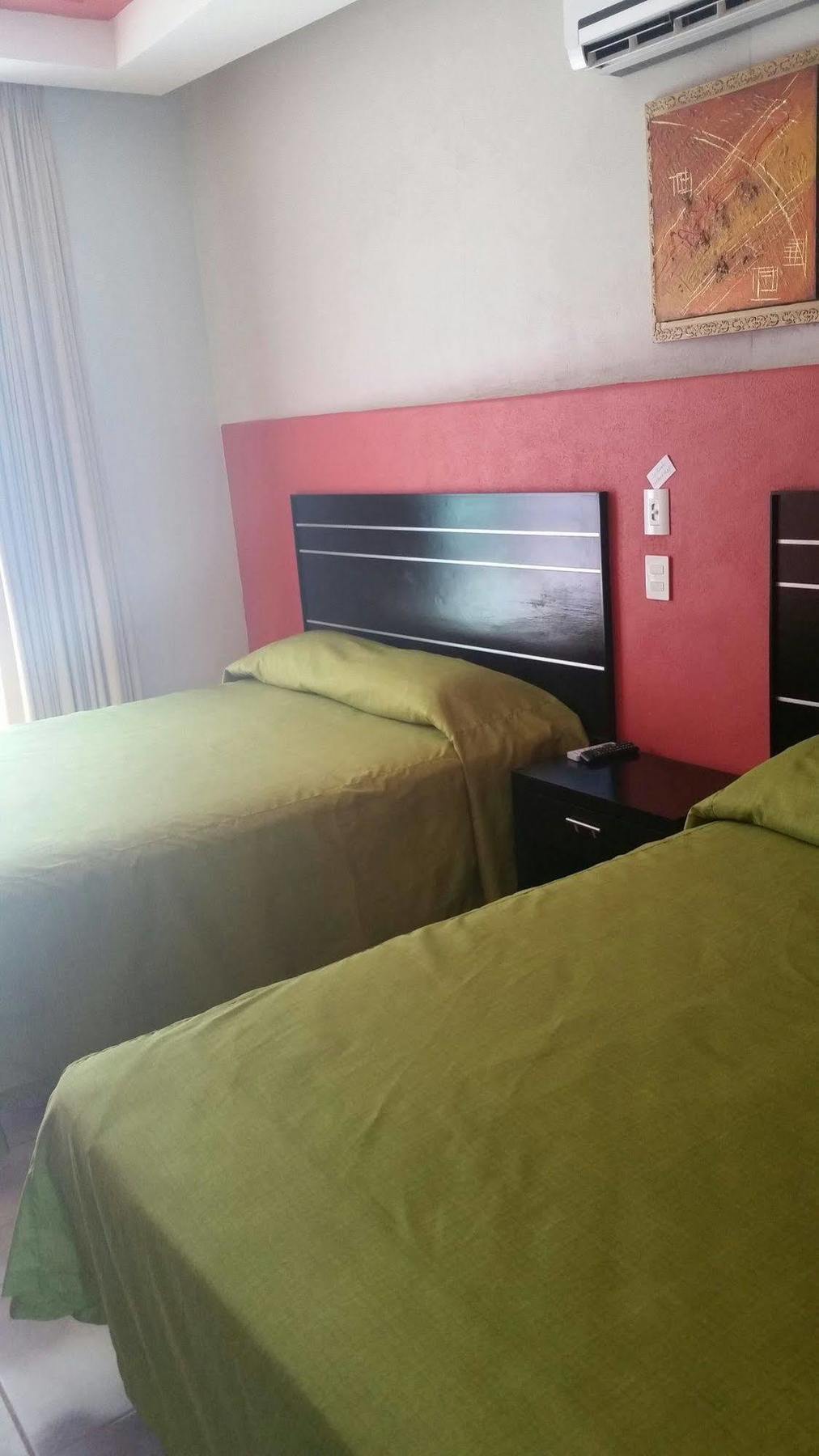 Hotel Y Suites Los Encantos 사율리타 외부 사진